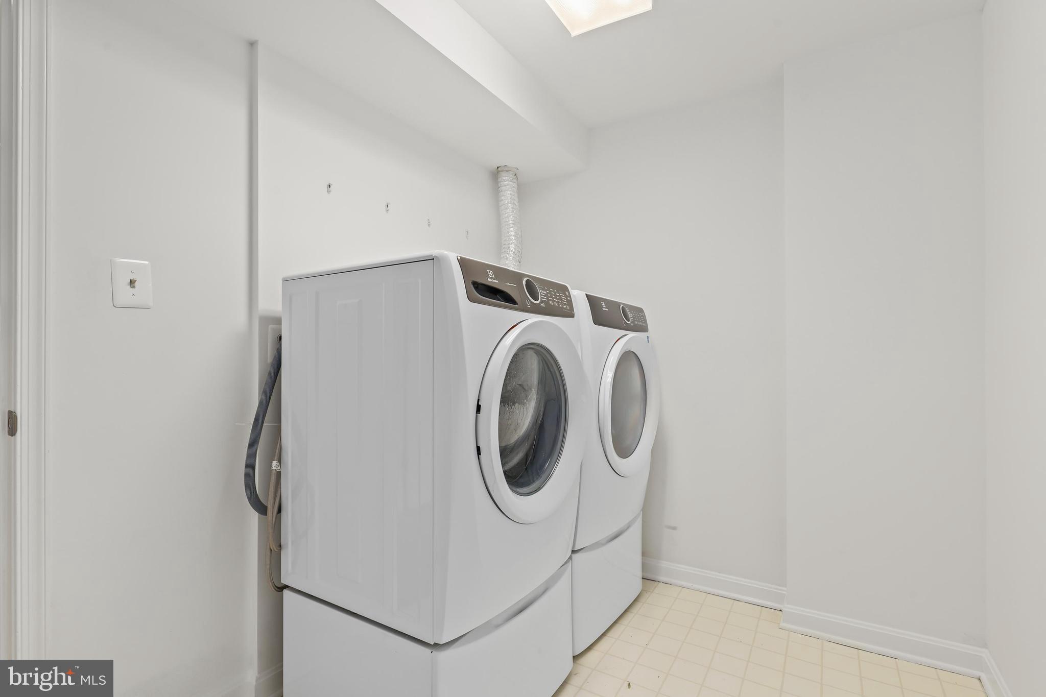 WAYSIDE VILLAGE - Residential