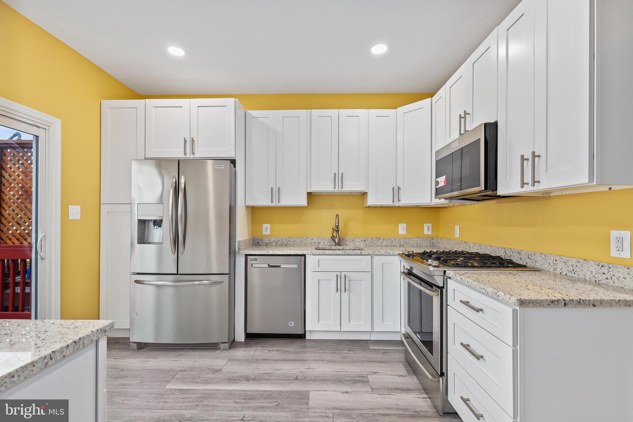 WAYSIDE VILLAGE - Residential