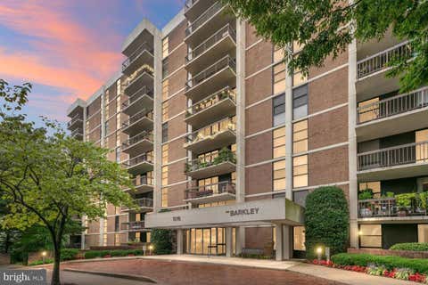 Photo of 1016 S Wayne Street #302, ARLINGTON, VA 22204 (MLS # VAAR2078216)