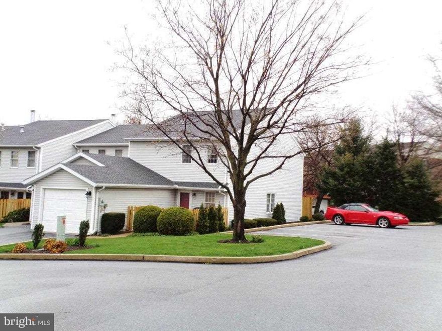 1-story living, end condo near parking, adjacent to TS Park, front & rear patios, O/S 1-car GAR, 2-year-old Trane furnace & CAC, 3-year-old Berber carpet, 3 WIC's, woodburning FP, sliding glass door to rear patio, convenient to I-83 & Rt 30.