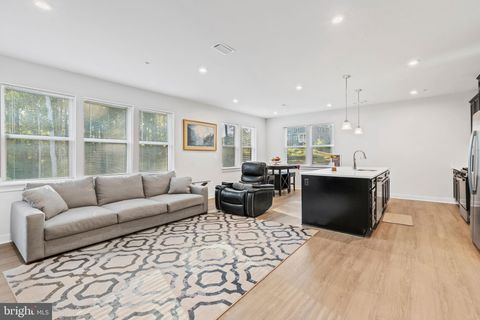 Condo For Sale - 10411 Resort Road #W<br/> Howard County, ELLICOTT CITY, MD 21042