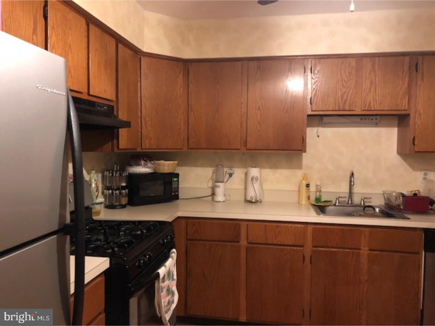 WYNDHAM PLACE - Residential Lease