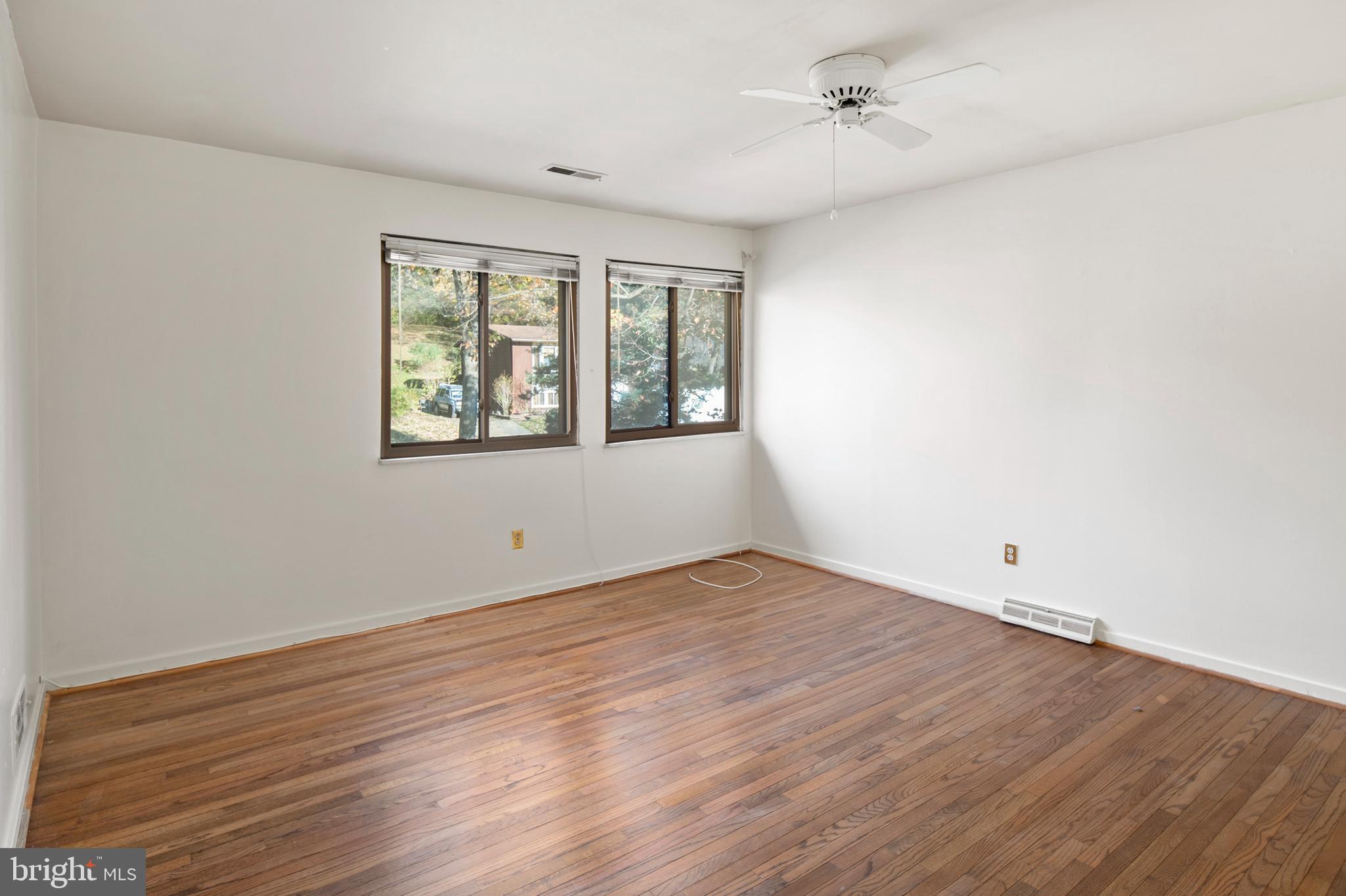 OAKLAND MILLS - Residential