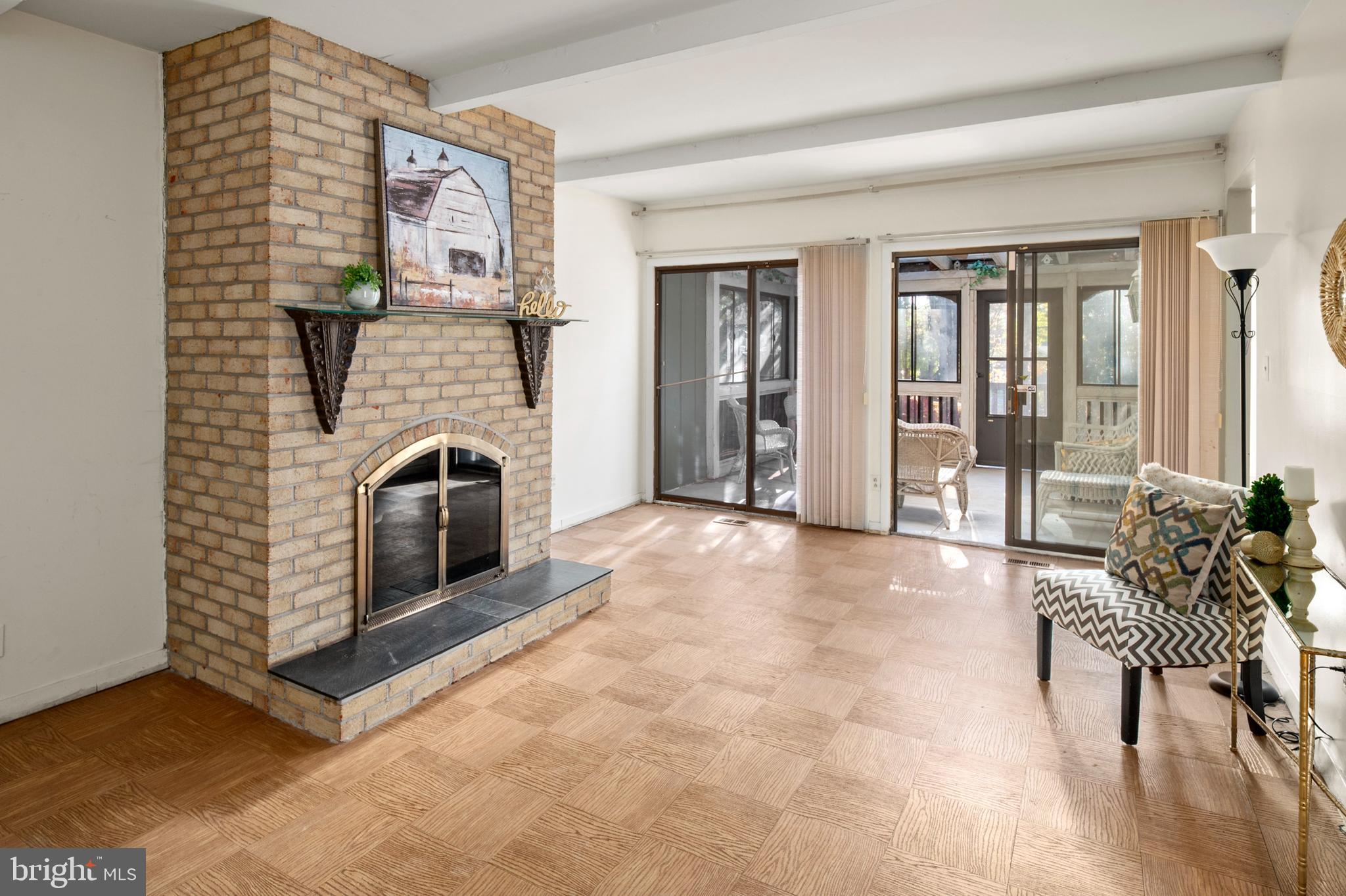 OAKLAND MILLS - Residential