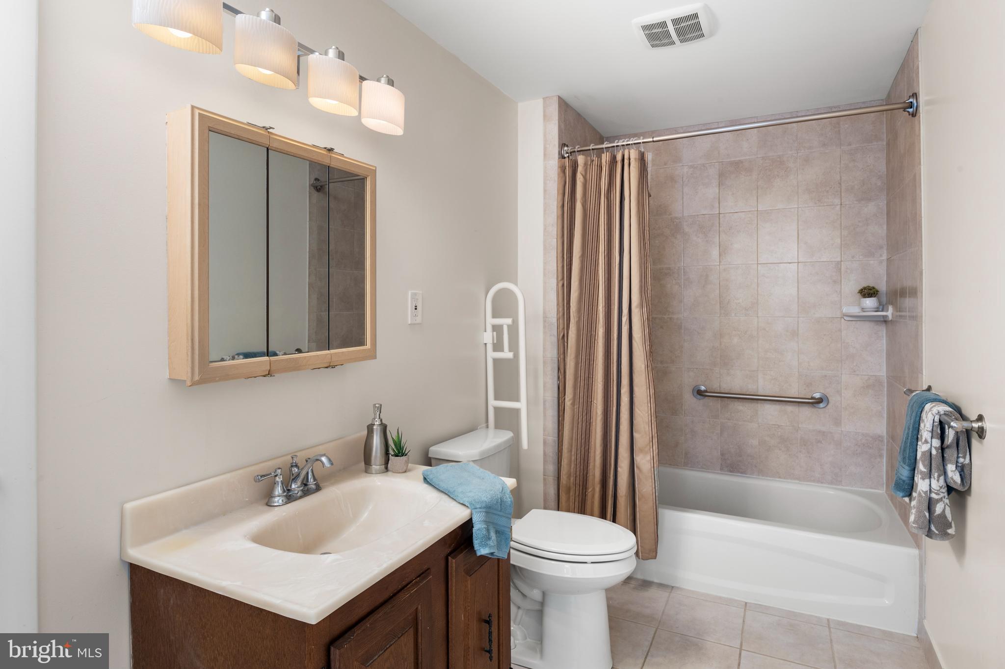 OAKLAND MILLS - Residential