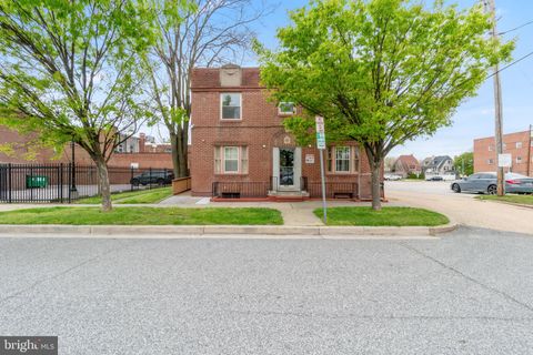 Photo of 2 Market Place, DUNDALK, MD 21222 (MLS # MDBC2144740) Photo of 2 Market Place, DUNDALK, MD 21222 (MLS # MDBC2144740)