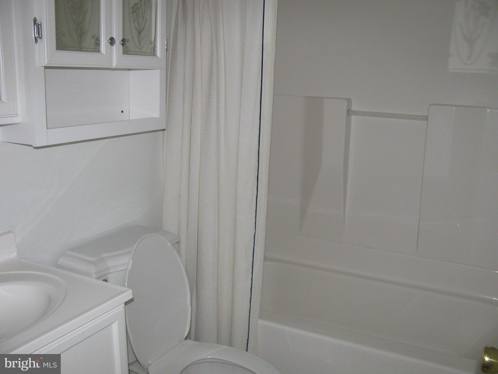 POTOMAC WOODS IND HEAD - Residential Lease