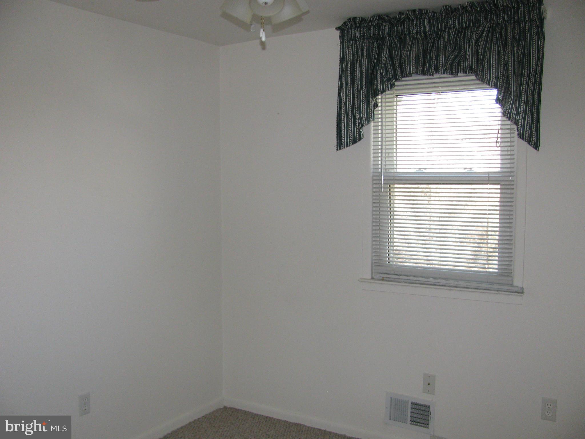 POTOMAC WOODS IND HEAD - Residential Lease