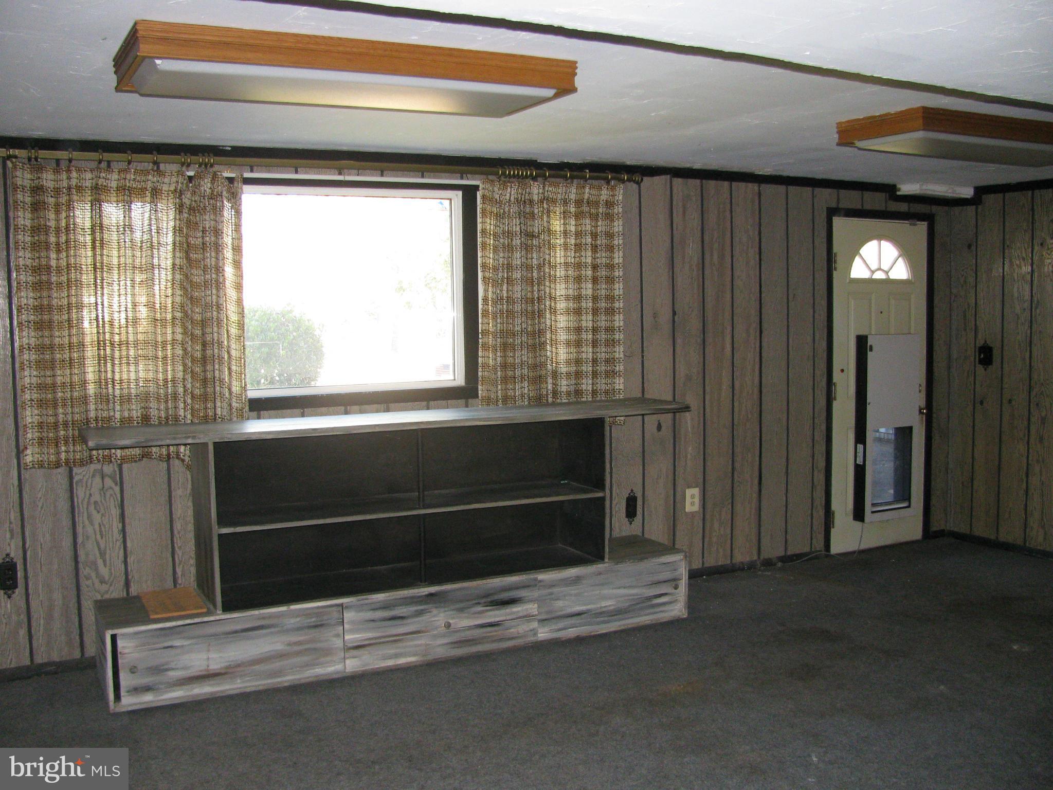 POTOMAC WOODS IND HEAD - Residential Lease