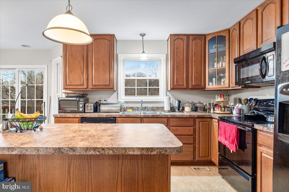 FOREST HILLS - Residential