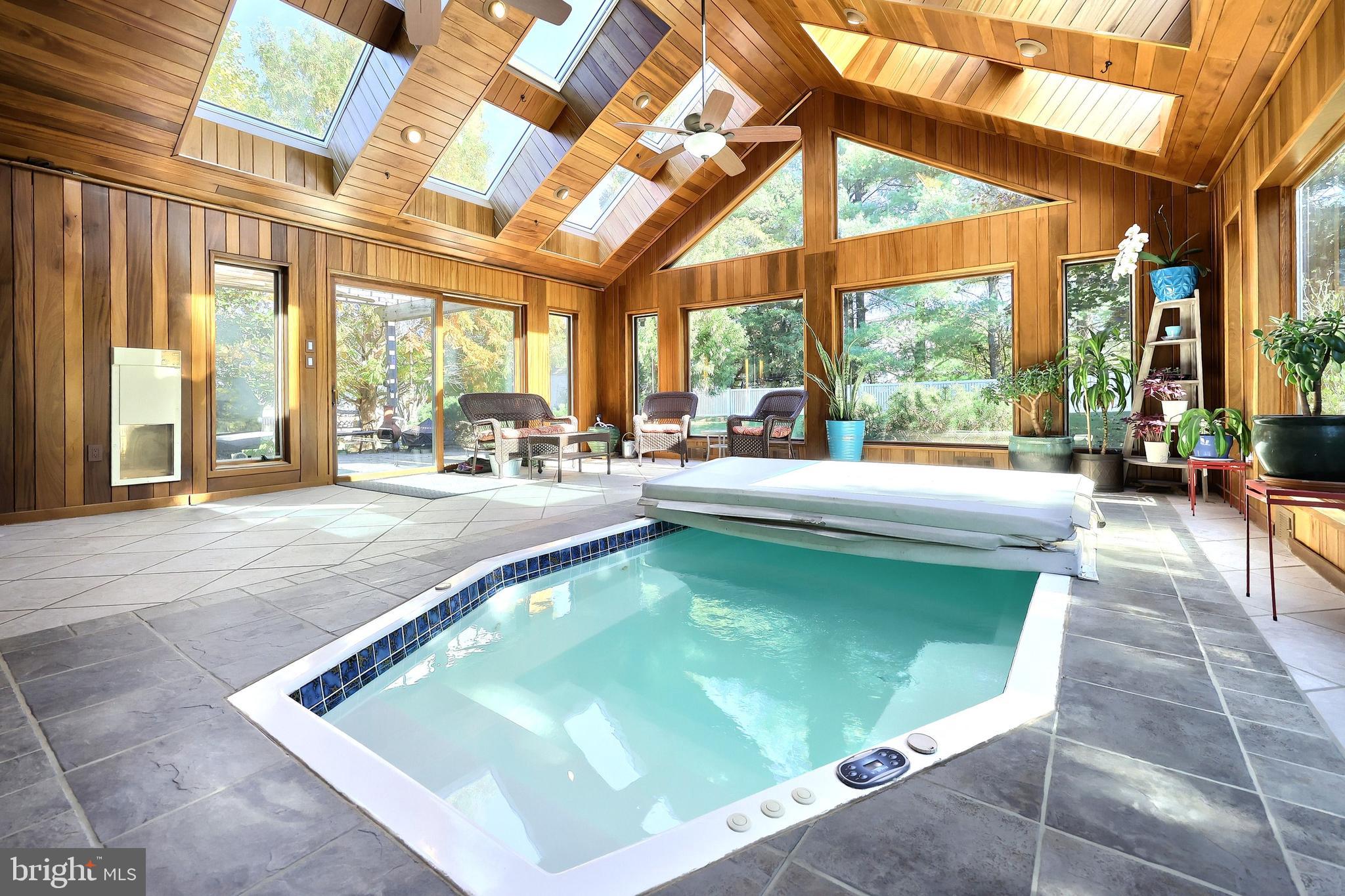 LAKE MEADE - Residential