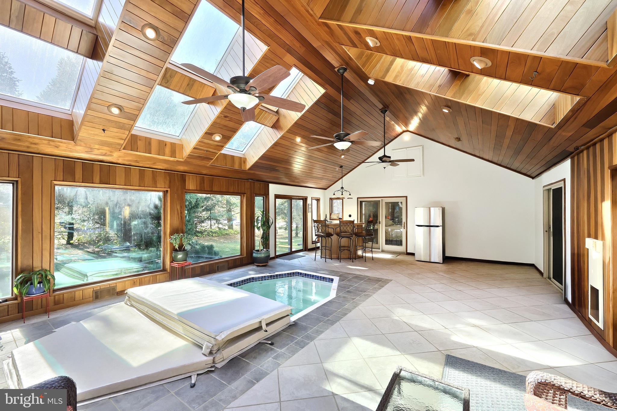 LAKE MEADE - Residential