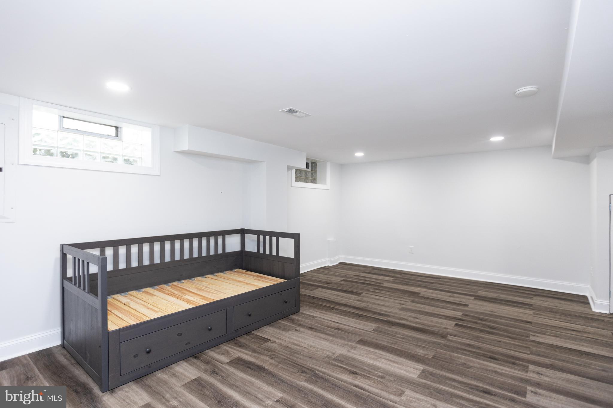 STONELEIGH - Residential