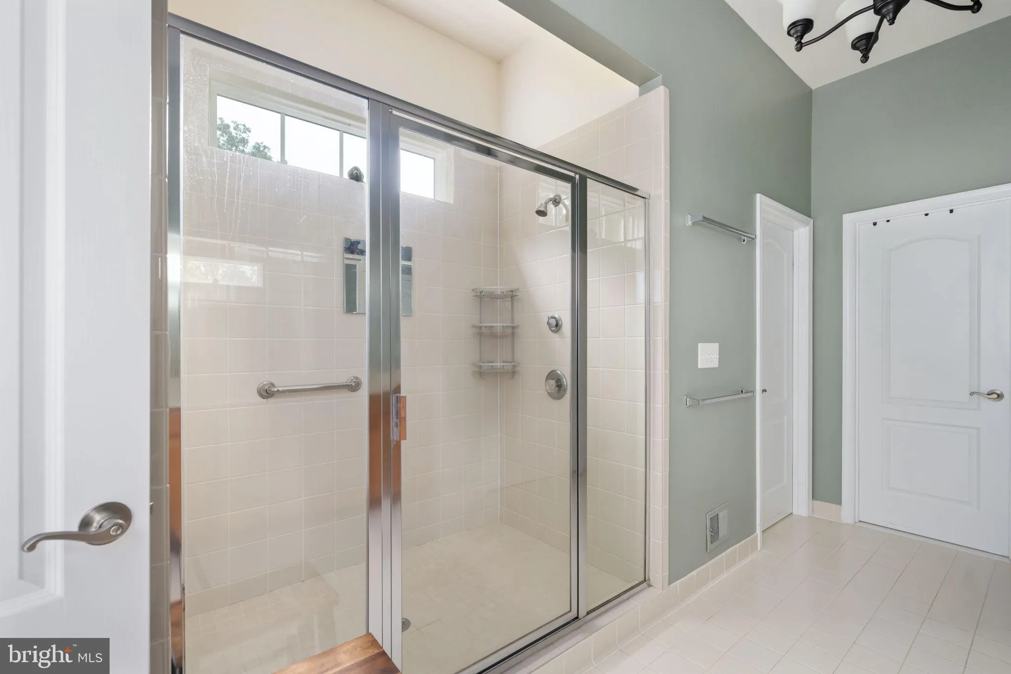 Fredericksburg, Virginia 22406, United States, 4 Bedrooms Bedrooms, ,4 BathroomsBathrooms,Residential,Active,196329