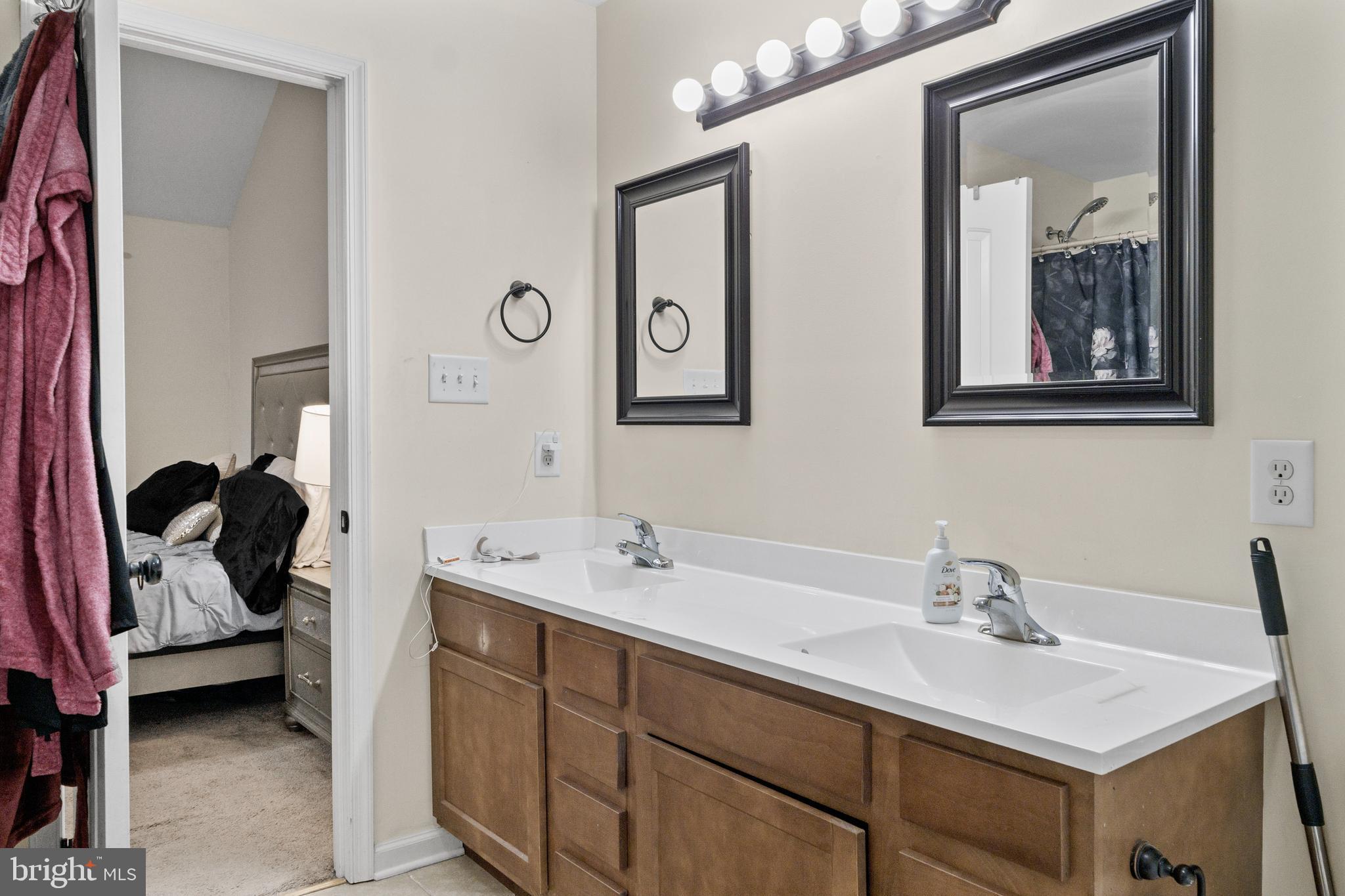 INWOOD VILLAGE - Residential