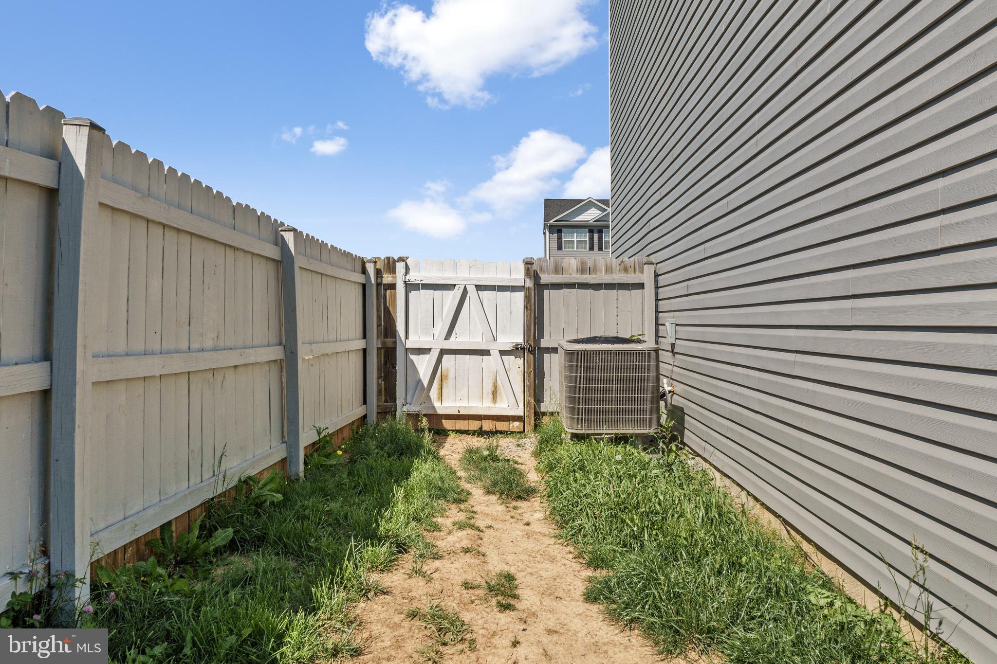 INWOOD VILLAGE - Residential