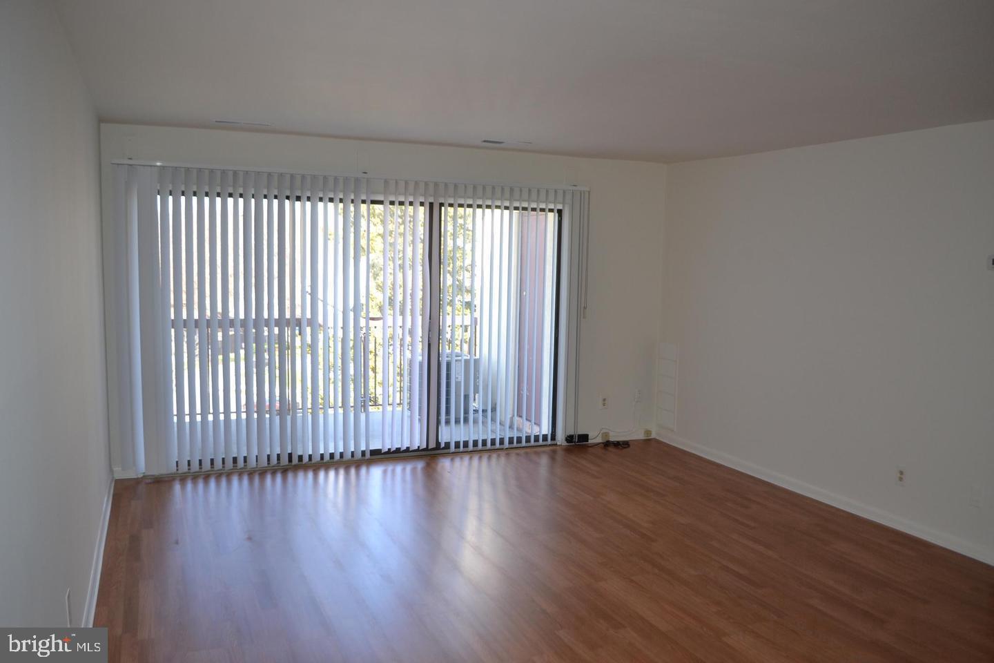 TREETOP CONDO - Residential Lease