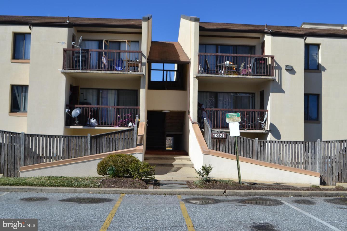 TREETOP CONDO - Residential Lease