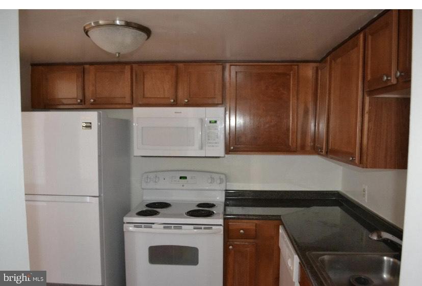 TREETOP CONDO - Residential Lease