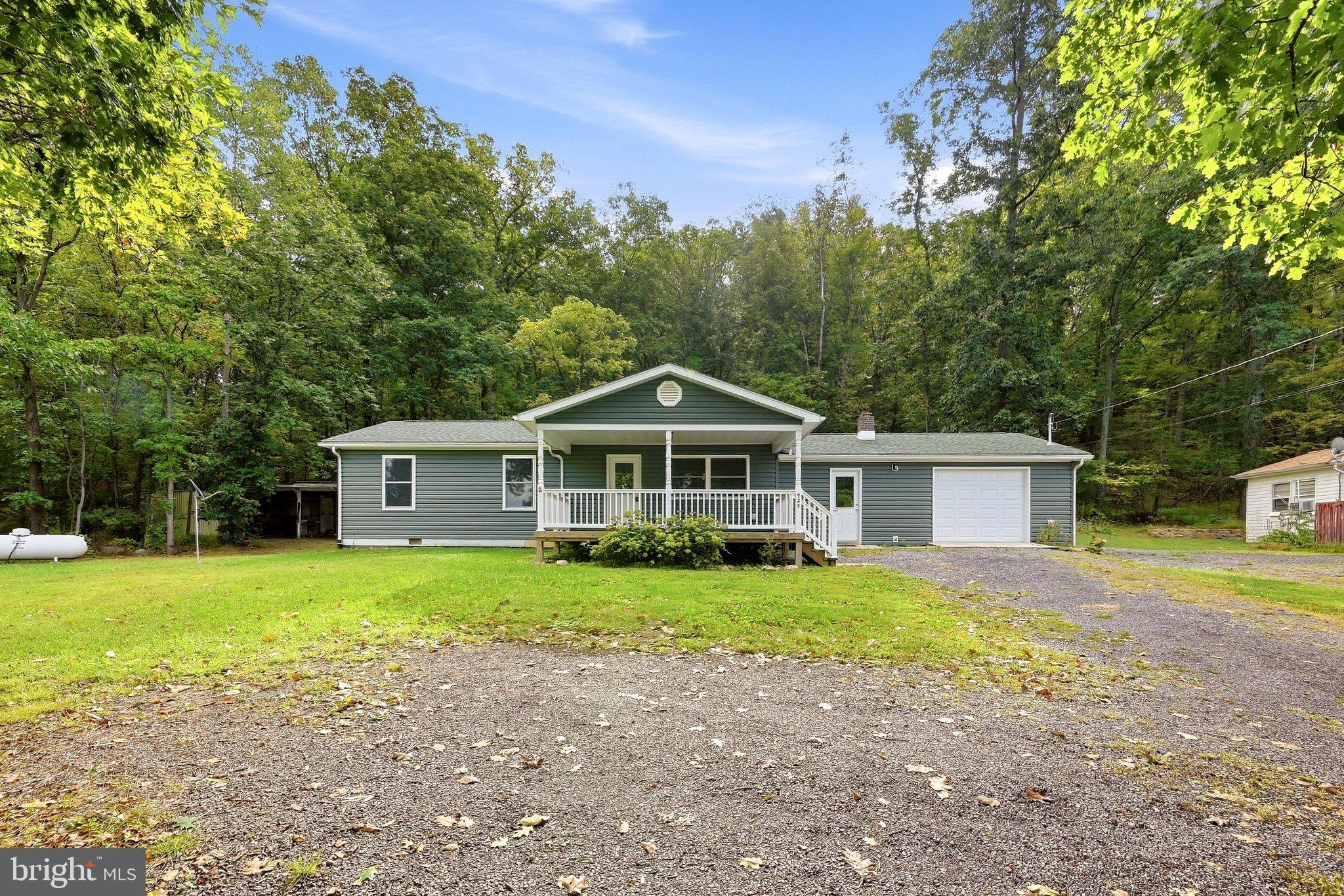 925 CHRISTIAN CHURCH ROAD
