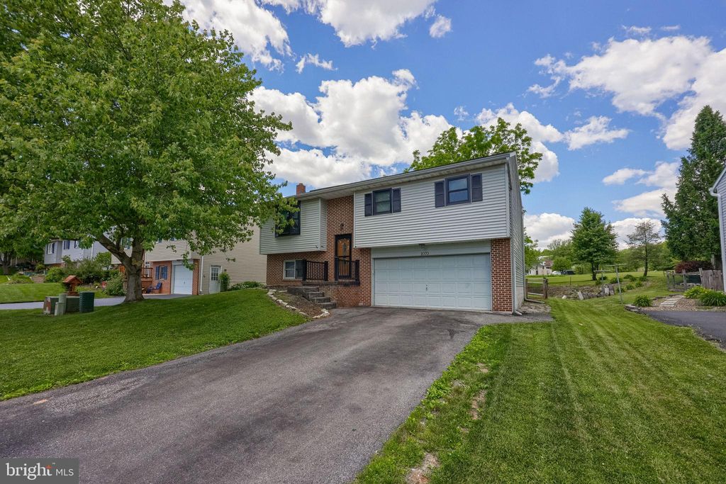 Photo of 1070 Holly Lane, DENVER, PA 17517 (MLS # PALA2089448)
