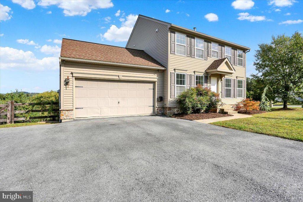 Photo of 281 Merwood Drive, MORGANTOWN, PA 19543 (MLS # PACT2110670)