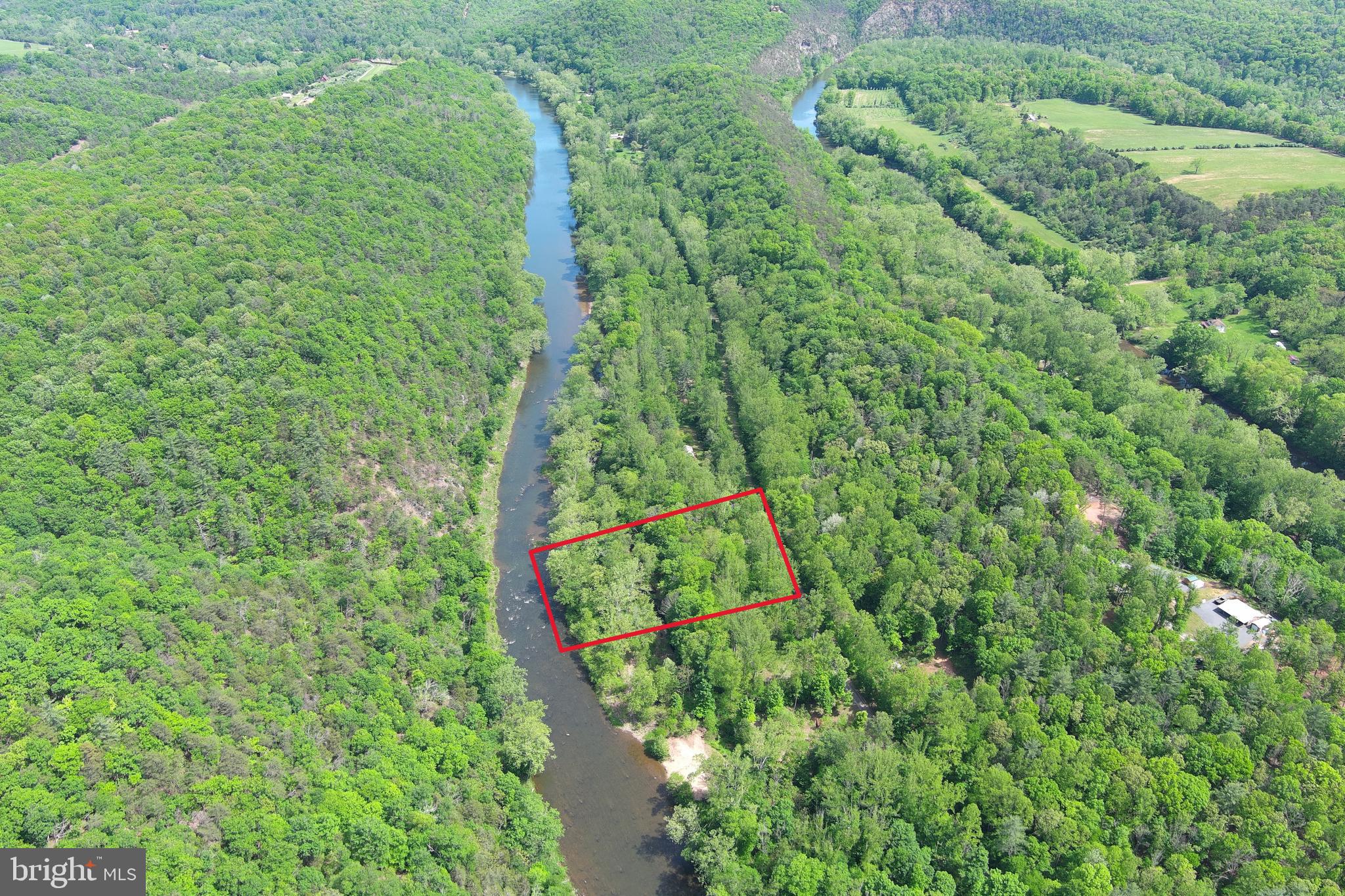 CACAPON HILLS - Land