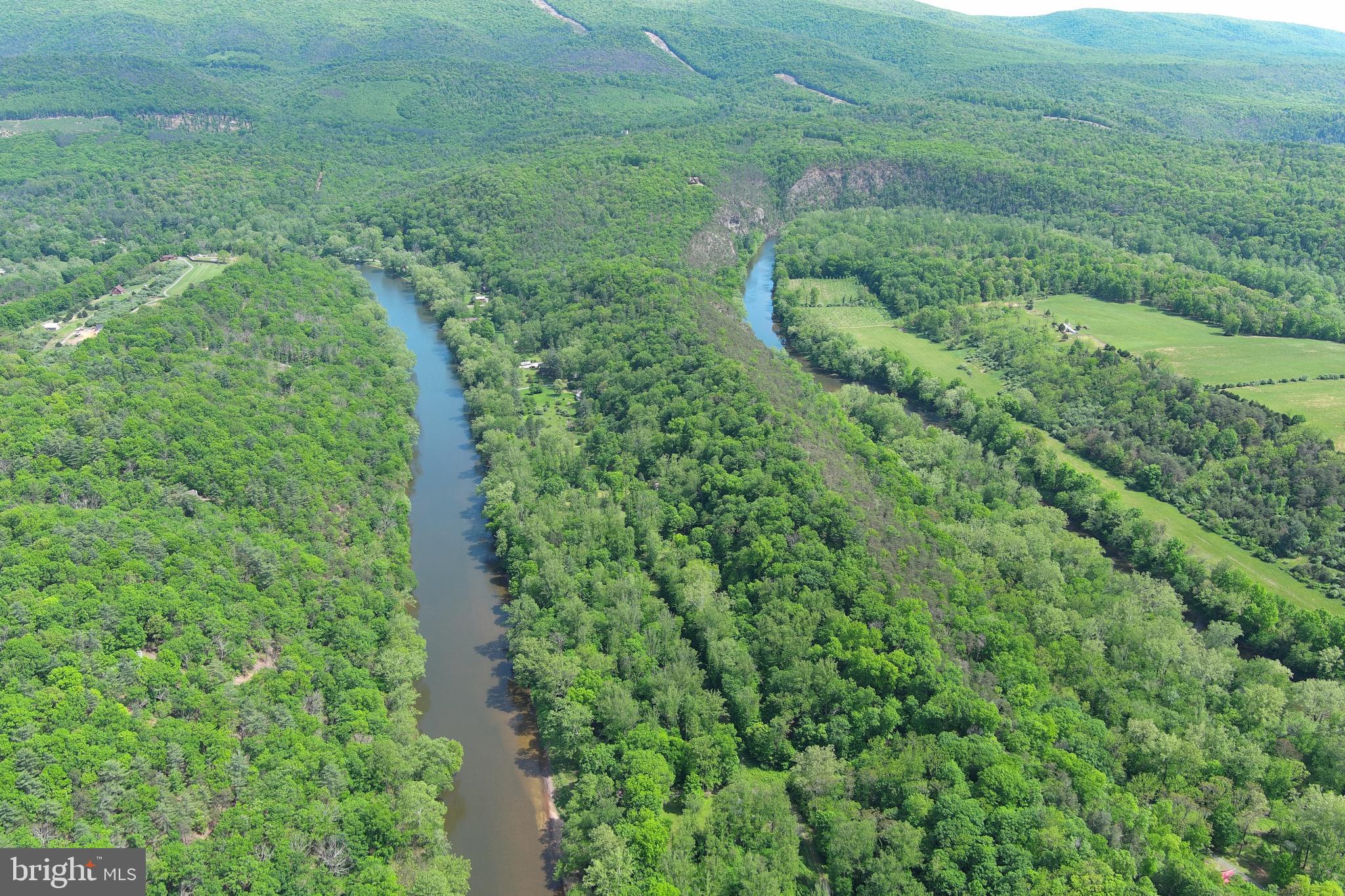 CACAPON HILLS - Land