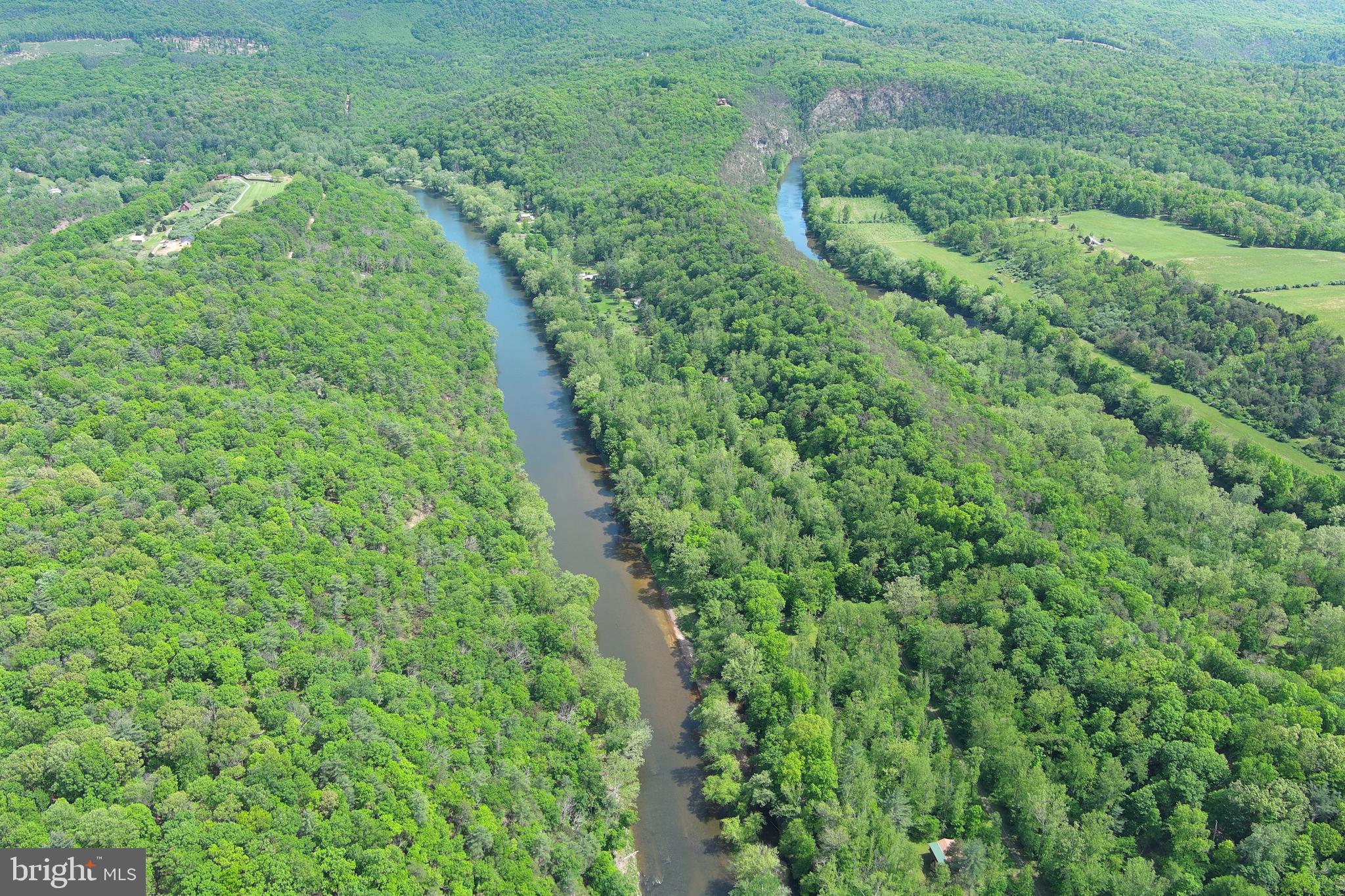CACAPON HILLS - Land