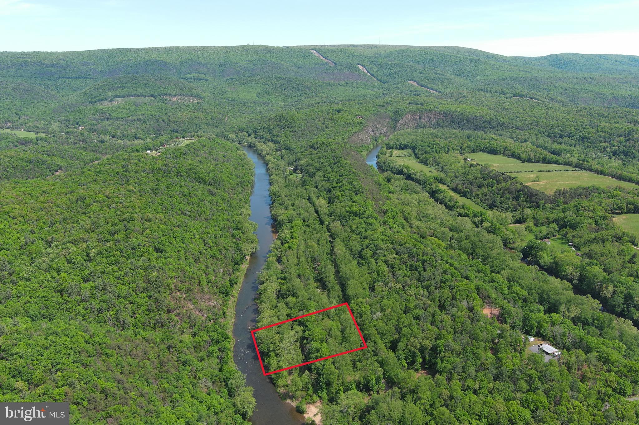 CACAPON HILLS - Land