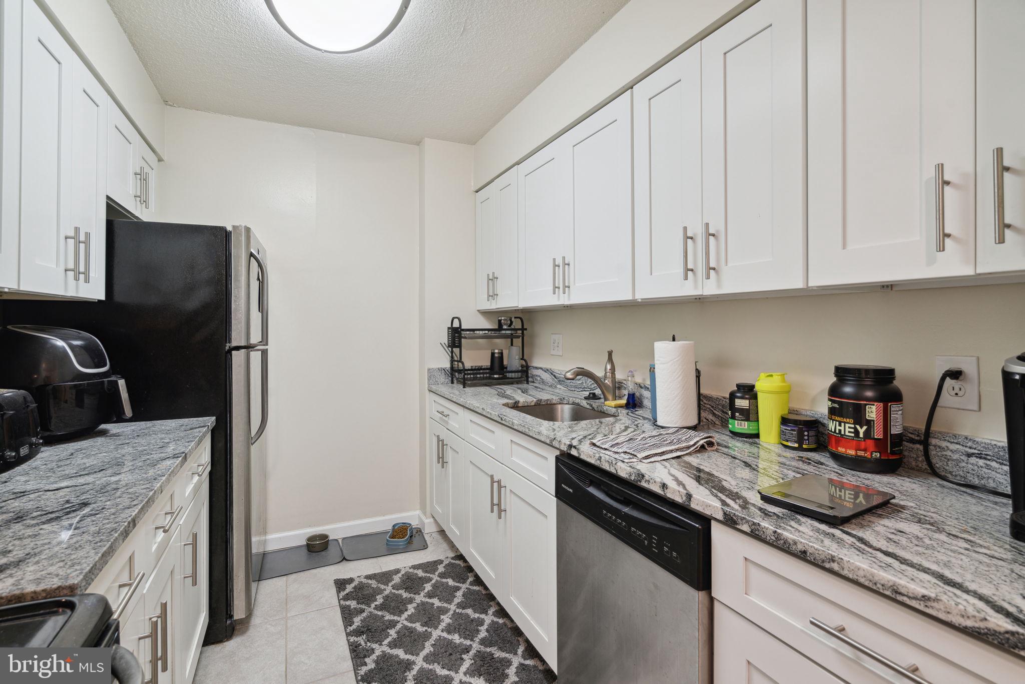 AVENUE OF THE ARTS - Residential