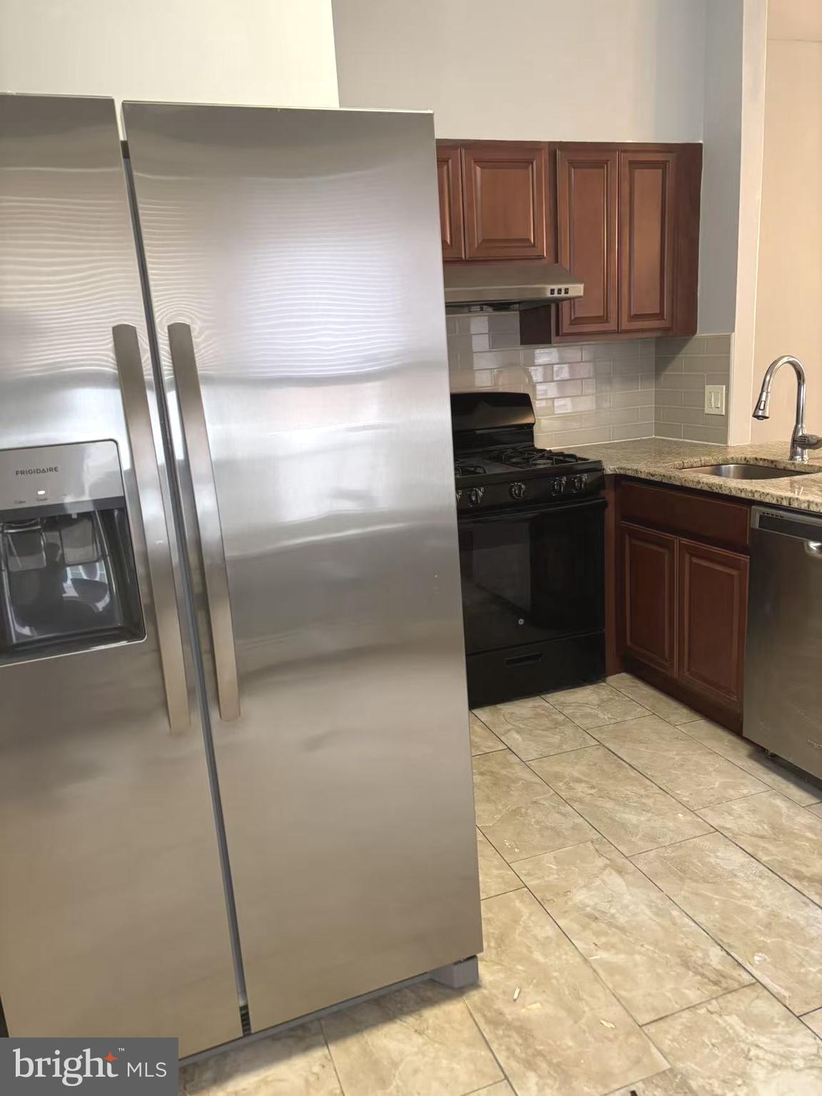 LAWNDALE - Residential