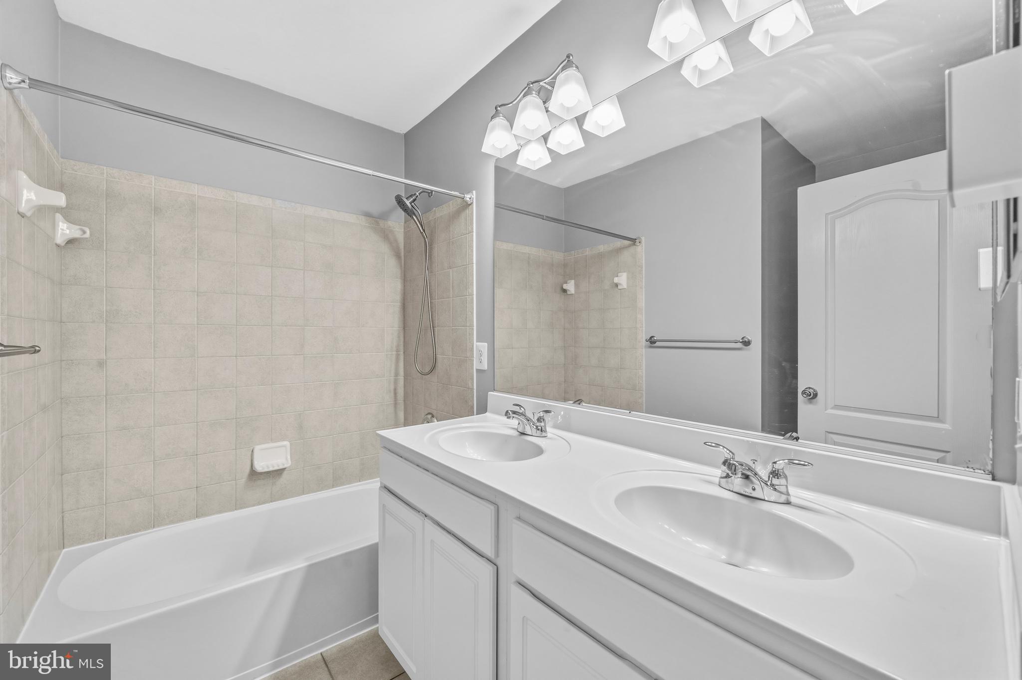 HIGHLANDS CIRCLE CONDOMINIUM - Residential