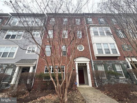 4110 POTOMAC HIGHLANDS CIR TRIANGLE VA 22172