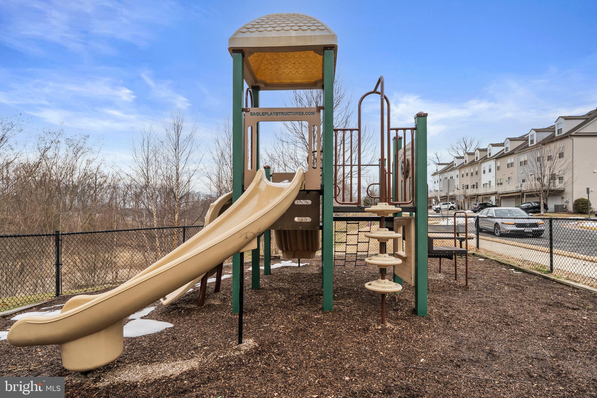 HIGHLANDS CIRCLE CONDOMINIUM - Residential