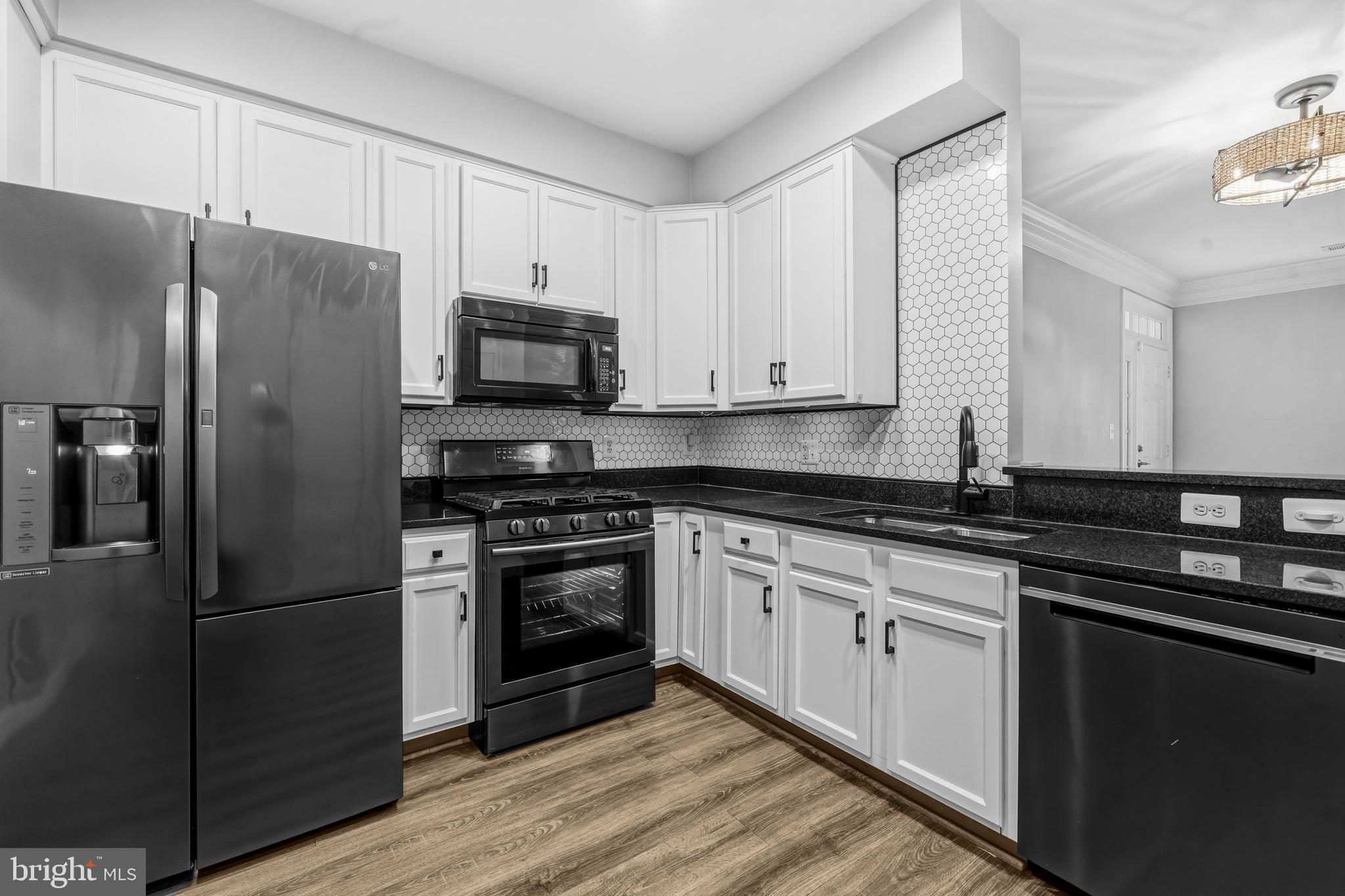 HIGHLANDS CIRCLE CONDOMINIUM - Residential