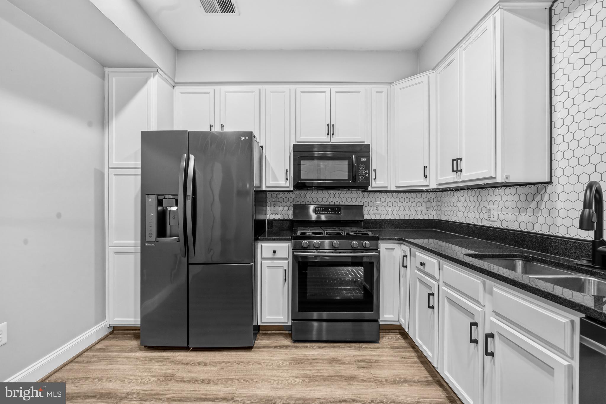 HIGHLANDS CIRCLE CONDOMINIUM - Residential