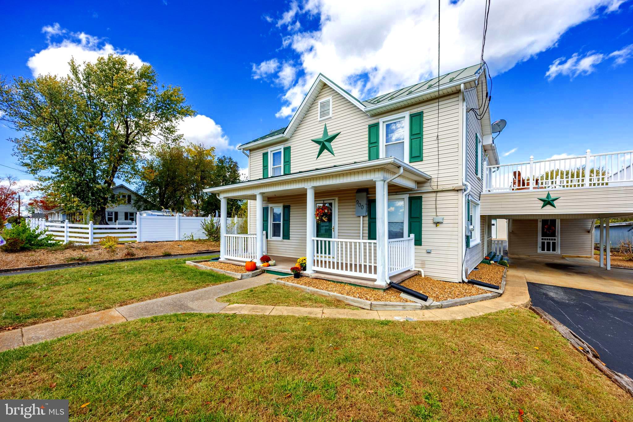 900 W MAIN STREET
