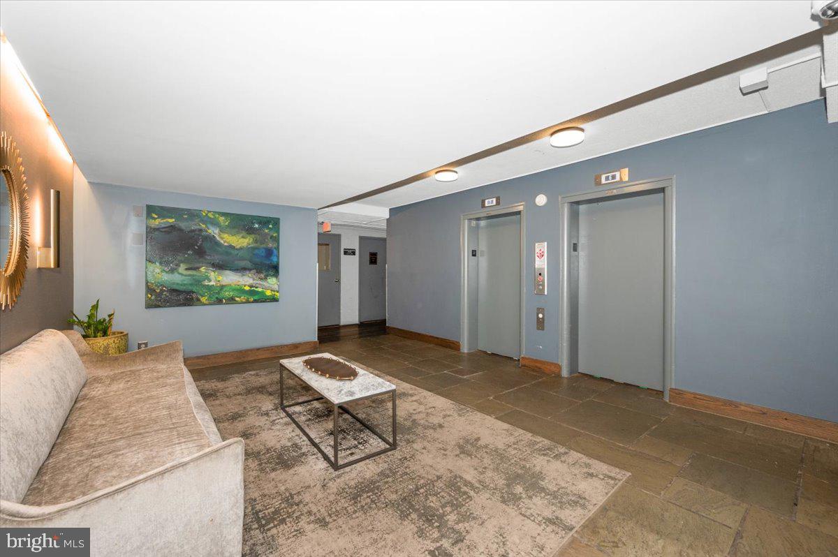 THE OGLETHORPE - Residential Lease