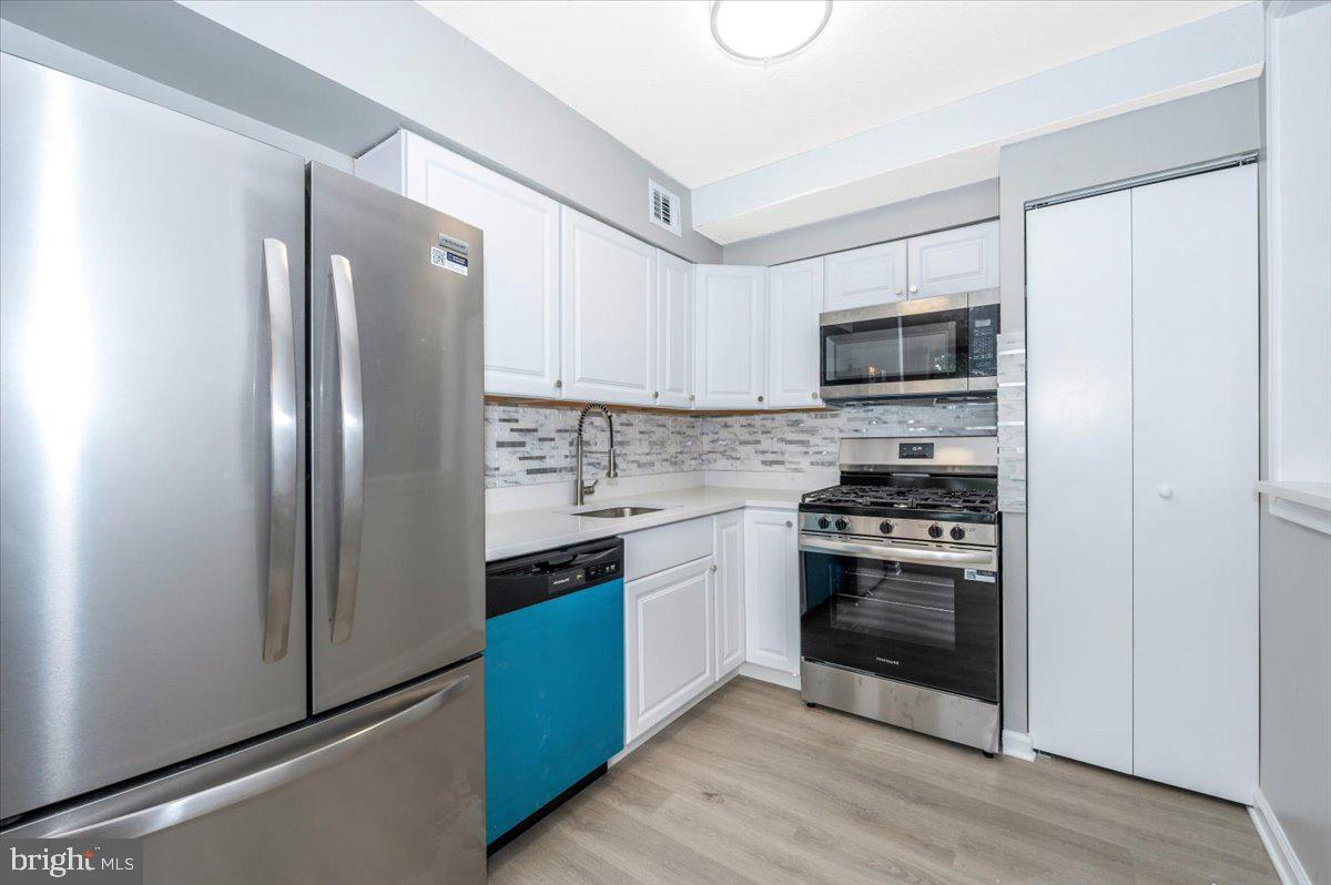 THE OGLETHORPE - Residential Lease