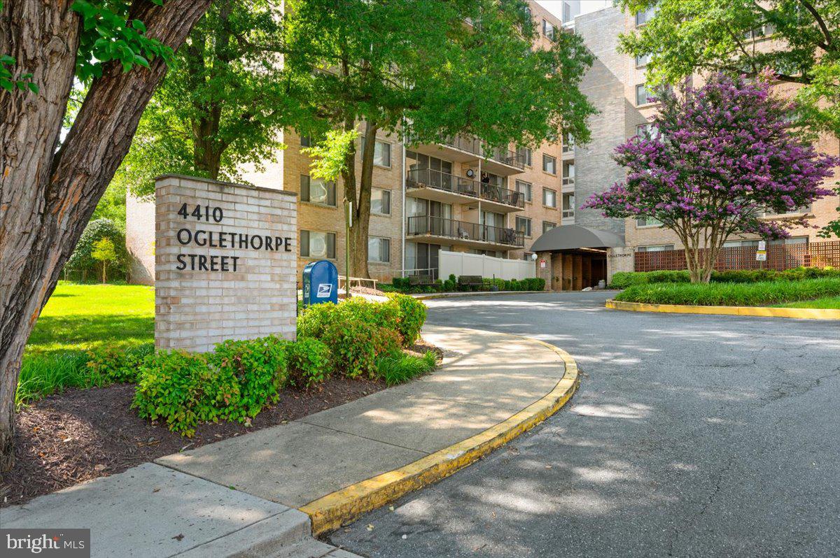 THE OGLETHORPE - Residential Lease