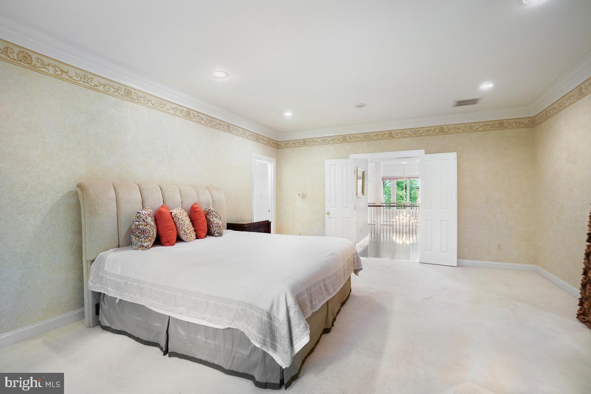 FRENCHMANS CREEK - Residential