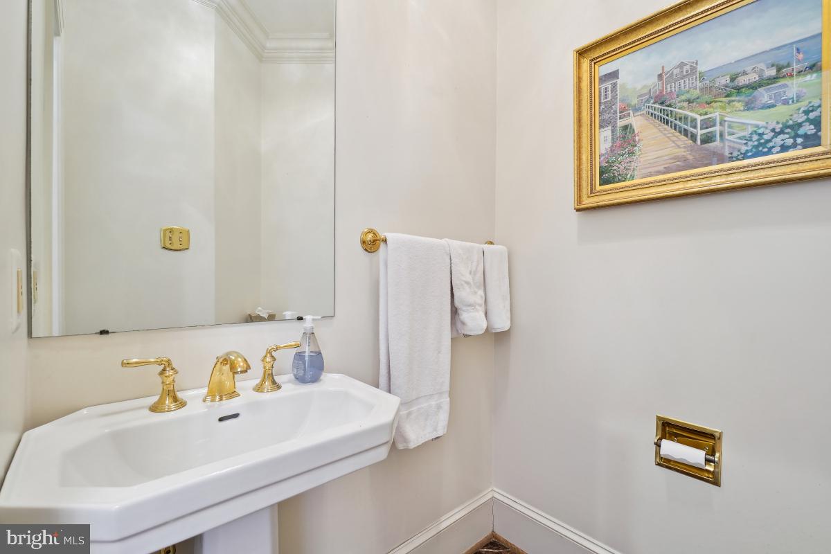 FRENCHMANS CREEK - Residential