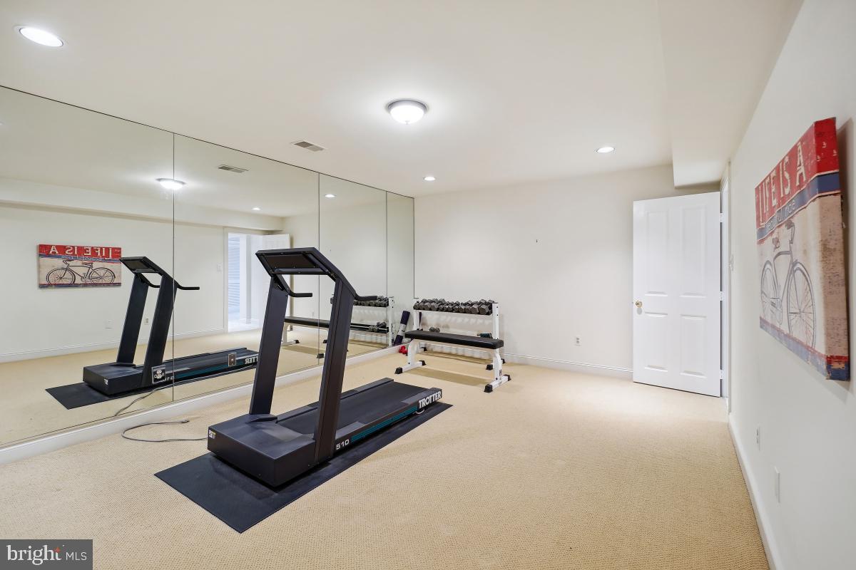 FRENCHMANS CREEK - Residential