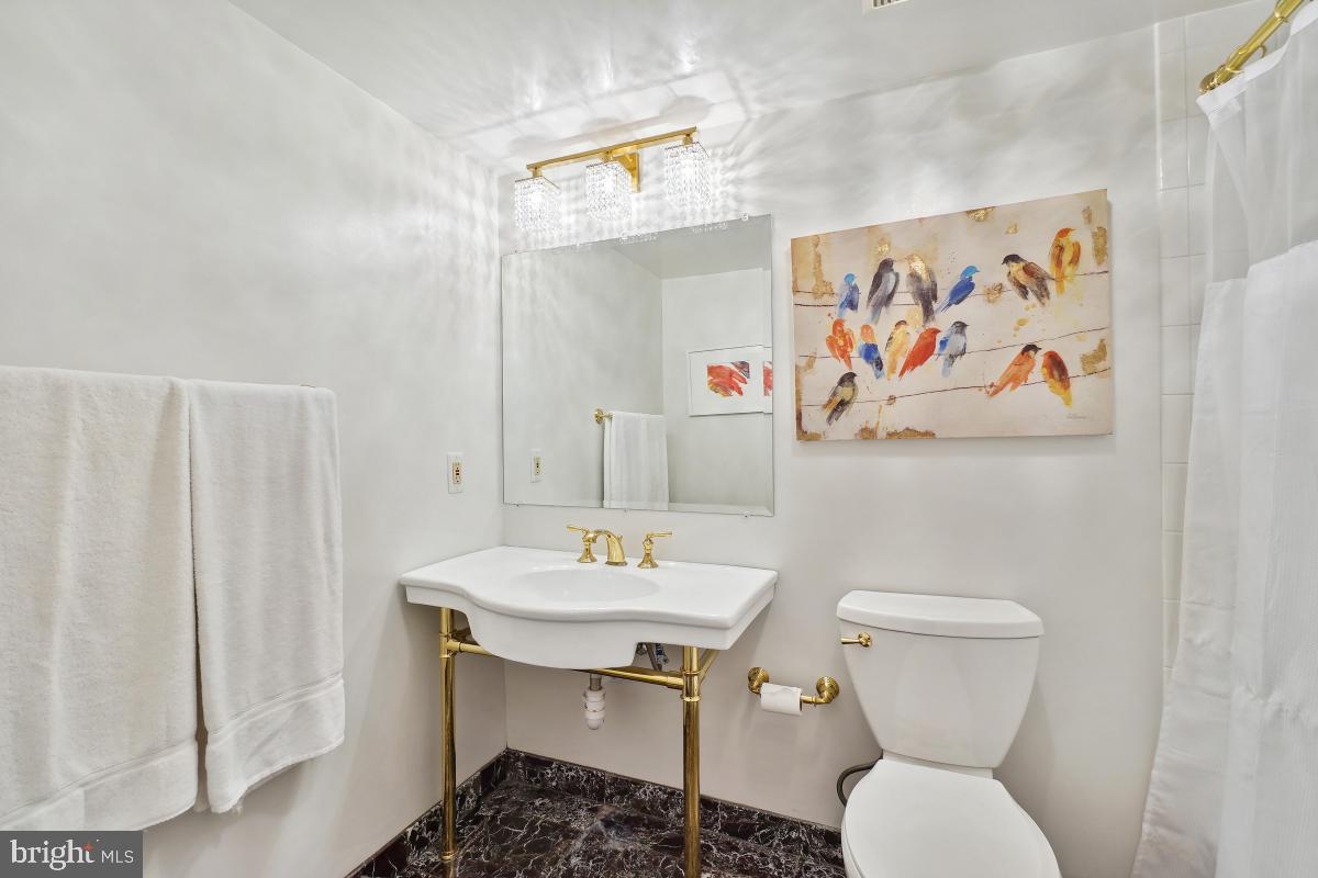 FRENCHMANS CREEK - Residential