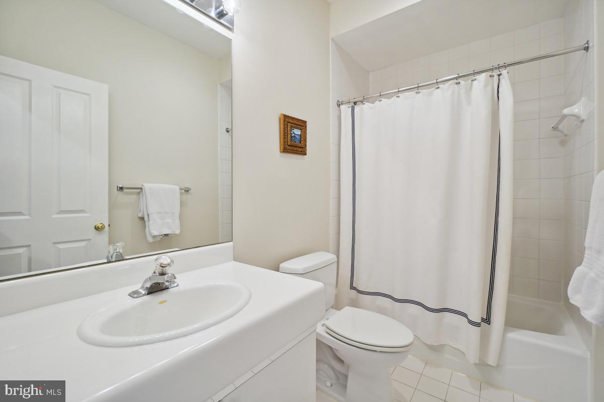 FRENCHMANS CREEK - Residential