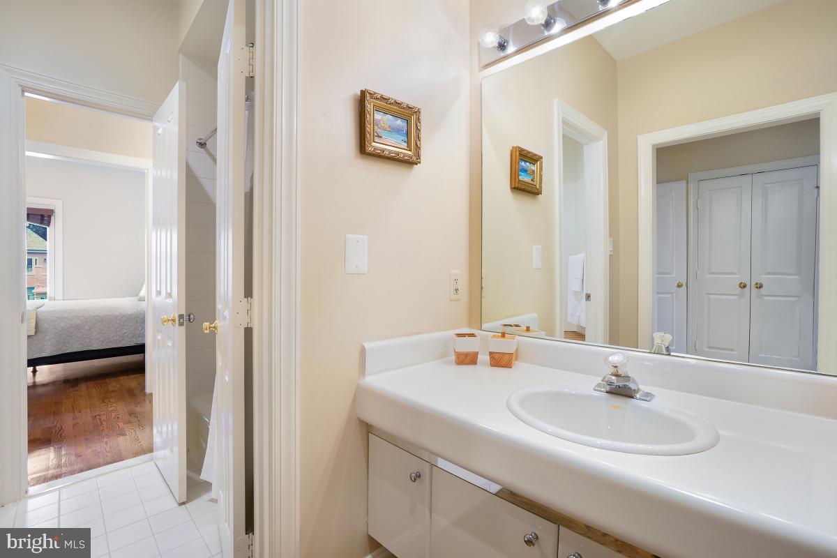 FRENCHMANS CREEK - Residential