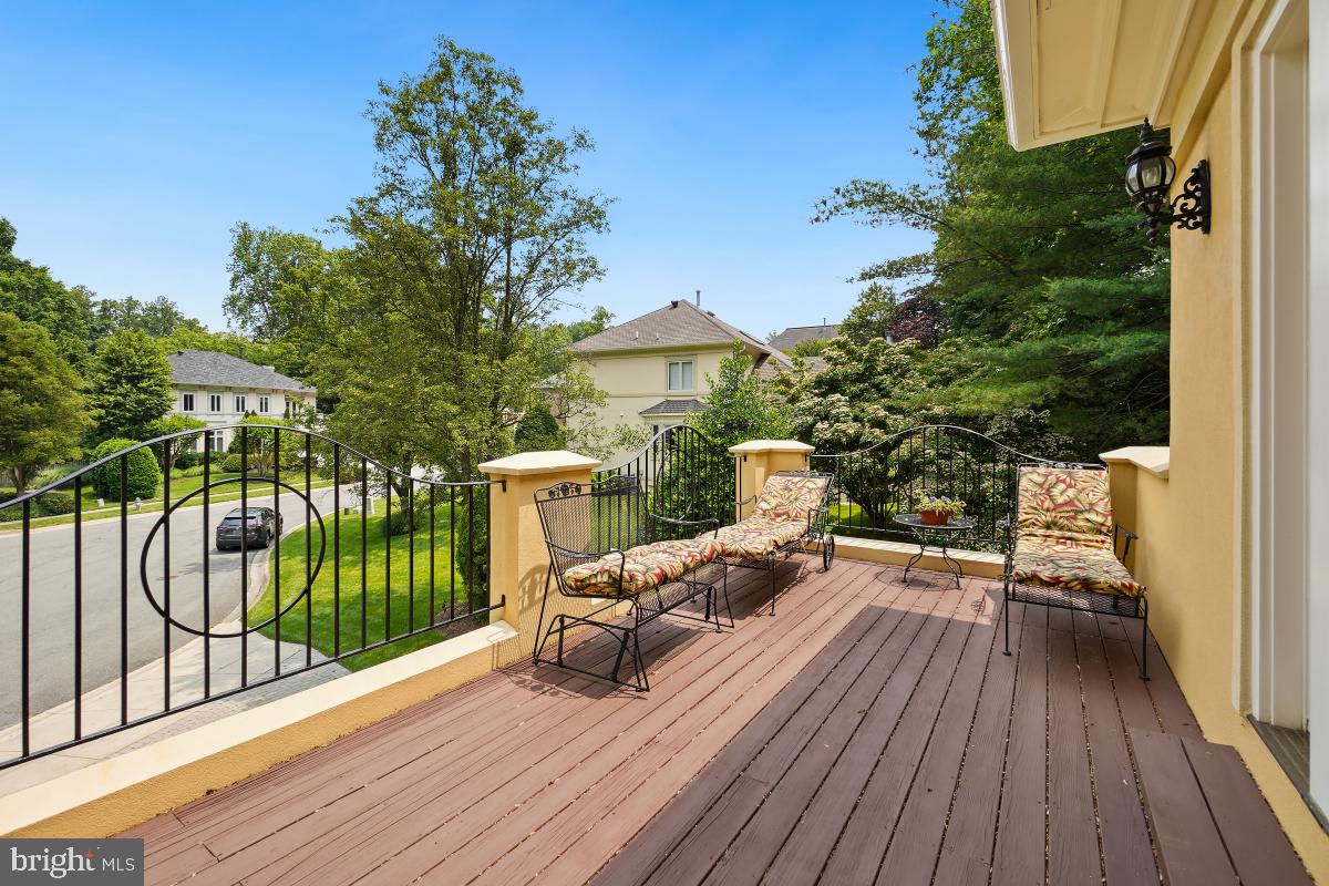 FRENCHMANS CREEK - Residential