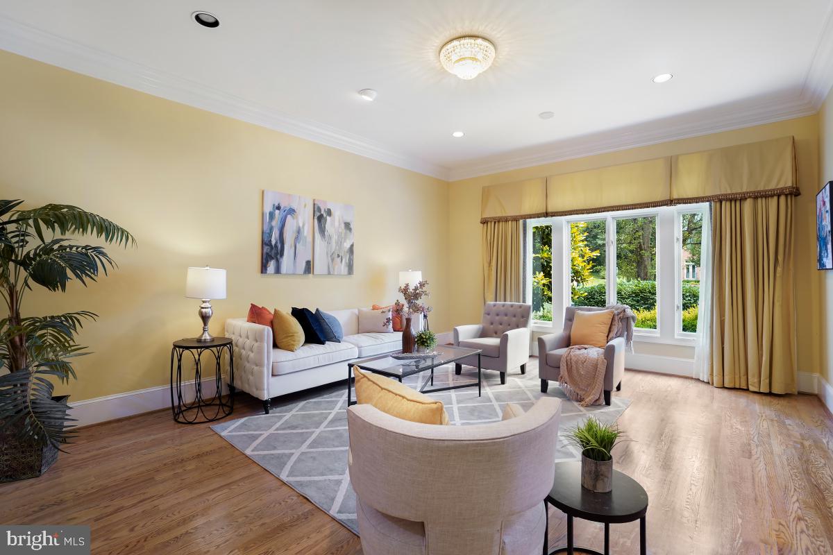 FRENCHMANS CREEK - Residential