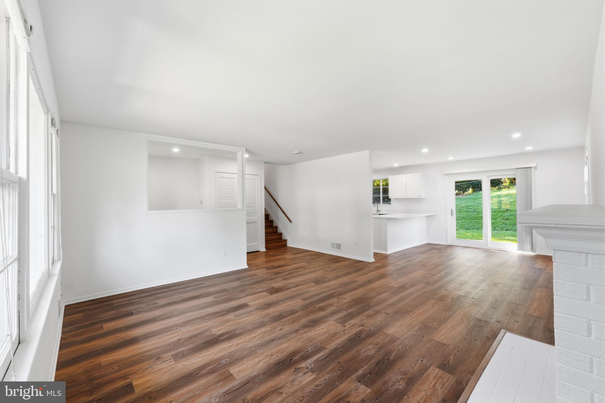 8009 GOSPORT LANE